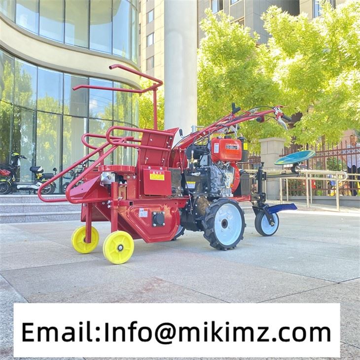 Small Corn Combine Harvester Machine Corn Picker Harvester